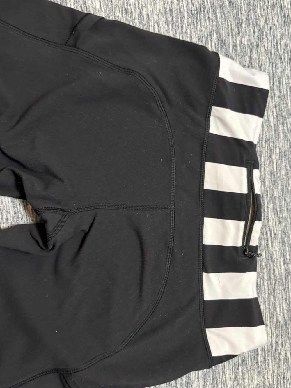 Lululemon Speed Tight Black with Ruffle Size 6 - Picture 7 of 8